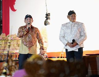 Mabes Polri menggelar kegiatan pagelaran wayang kulit bertajuk 'Semar M'bangun Kahyangan' di Lapangan Bhayangkara, Jakarta Selatan, Sabtu 2 Juli 2022