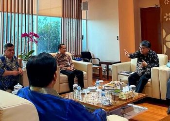Pertemuan Direktur Jenderal (Dirjen) Bina Keuangan Daerah (Keuda) Kemendagri Agus Fatoni, Deputi Bidang Pencegahan dan Monitoring KPK/Koordinator Stranas PK KPK Pahala Nainggolan, dan Kepala BPKP Muhammad Yusuf Ateh
