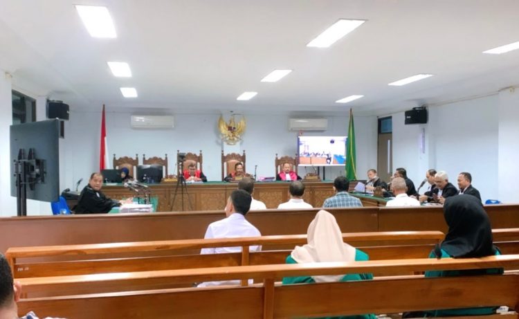 Sidang Perdana Dugaan Korupsi Kegiatan Pembangunan Lanjutan Jembatan Gigieng TA. 2018 di Gedung Pengadilan Negeri Tipikor Banda Aceh