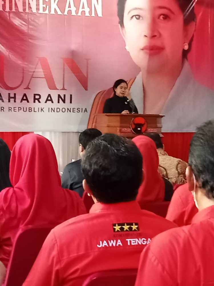 Puan Maharani saat Memberikan Sambutan di Kantor DPC PDIP Kabupaten Tegal dalam Kunjungan Kerjanya ke Kabupaten Tegal