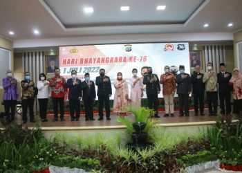 Polda Sulut menggelar Syukuran Hari Bhayangkara ke-76, di aula Catur Prasetya Polda Sulut, Selasa (5/7/2022)