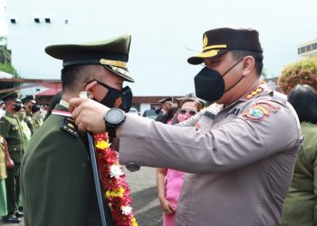 Upacara Pelepasan Purna Bhakti Prajurit Kodim 1309/Manado dan Anggota Polri Polresta Manado