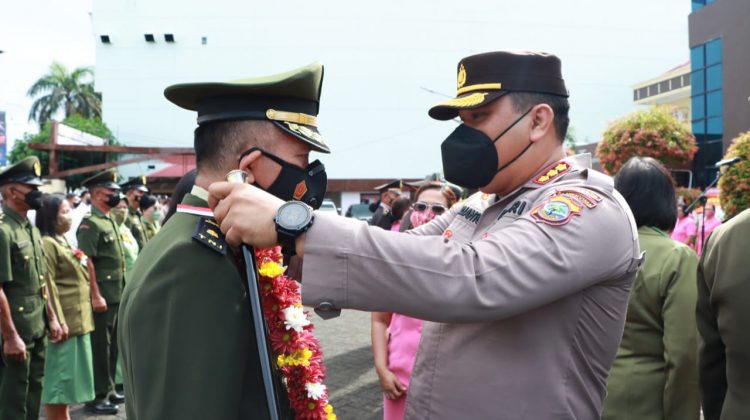 Upacara Pelepasan Purna Bhakti Prajurit Kodim 1309/Manado dan Anggota Polri Polresta Manado