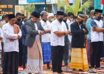 Polda Sulawesi Utara (Sulut) menggelar salat Idul Adha 1443 H dan penyembelihan hewan kurban
