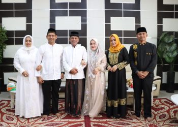 Kapolres Lhokseumawe, AKBP Henki Ismanto, SIK melakukan silaturahmi di Hari Raya Idul Adha ke kediaman Walikota Lhokseumawe, Suadi Yahya