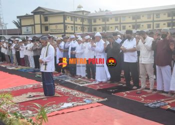 Kepolisian Daerah Sumatera Utara (Polda Sumut) menggelar Shalat Idul Adha 1443 Hijriah bertempat di Lapangan Bola Mapolda Sumut