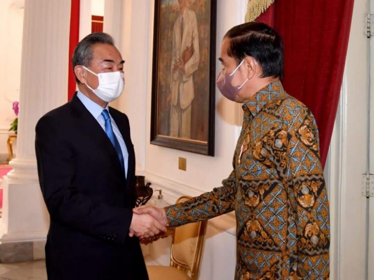 Presiden Joko Widodo menerima kunjungan Menteri Luar Negeri (Menlu) Republik Rakyat Tiongkok (RRT) Wang Yi beserta delegasi