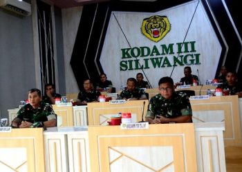 Pangdam III/Siliwangi Mayjen TNI Kunto Arief Wibowo pimpin rapat koordinasi dengan para pejabat utama Kodam III/Siliwangi