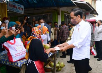 Kunjungan kerja Presiden RI tersebut dalam rangka peninjauan inovasi hasil penelitian benih padi serta lahan penanaman benih padi