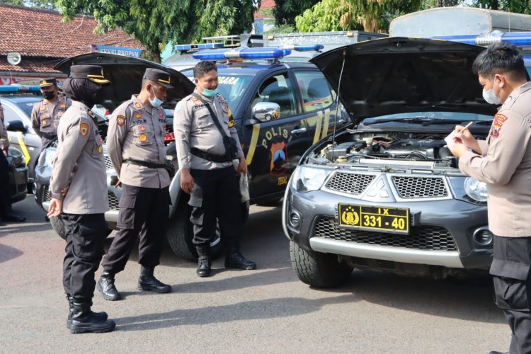Polres Tegal melaksanakan pemeriksaan atau pengecekan kendaraan bermotor (ranmor) operasional Polres dan Polsek