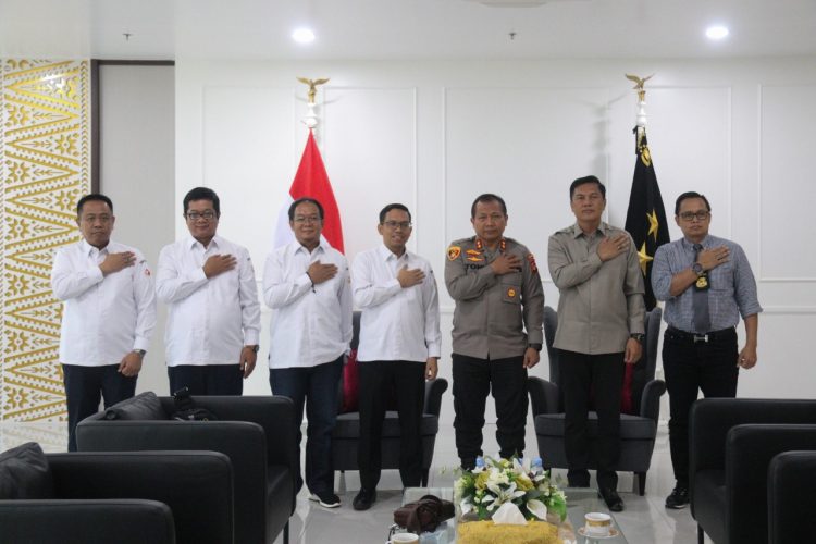 Kapolda Sumsel Irjen Pol. Drs. Toni Harmanto, MH didampingi Dirintelkam Polda Sumsel Kombes Pol Iskandar F Sutisna menerima audensi dari Ketua Bawaslu Provinsi Sumsel
