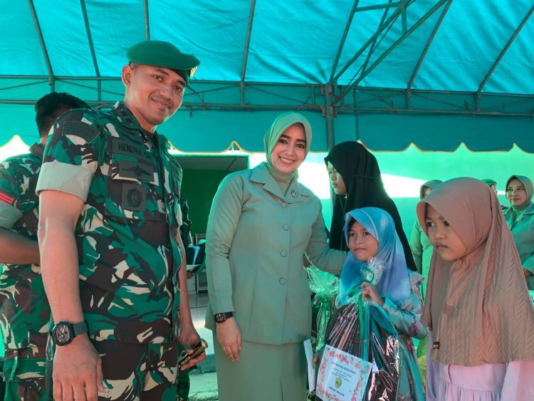 Komandan Kodim 0103/Aceh Utara Letkol Inf Hendrasari Nurhono, S.I.P., M.I.P., didampingi Ketua Persit KCK Cab. XX Dim 0103 Ny. Dina HS Nurhono melakukan kunjungan kerja sekaligus silaturahmi kepada prajurit dan Persit di wilayah Koramil 11/Sta dan Koramil 12/Tnp