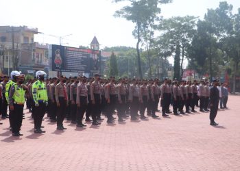 Apel pergeseran pasukan di gelar di Lapangan KS Tubun Mapolda Sumut