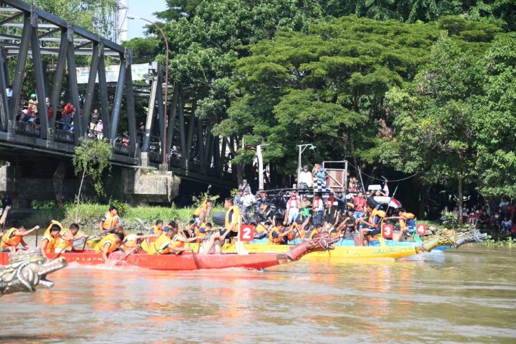 Pelepasan Lomba dayung perahu naga oleh Forkopimda kota Tanjungbalai