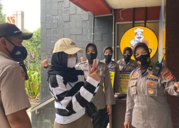 Team Jamparing Polwan Polresta Bogor Kota lakukan pemeriksaan dan himbauan terkait program vaksinasi booster