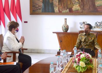 Presiden Joko Widodo menerima delegasi Dana Moneter Internasional (IMF) di Istana Kepresidenan Bogor