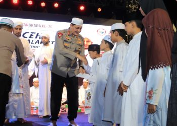 Kapolda Aceh Irjen Pol. Drs. Ahmad Haydar, S. H., M. M, menghadiri kegiatan "Aceh Bershalawat" dalam even Bhayangkara Seulawah Expo 2022