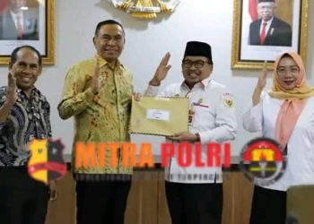 Bupati Ende, Drs. Djafar H. Achmad, MM berkunjung ke Kantor Badan Pengamalan Ideologi Pancasila (BPIP) dalam rangka bersilaturahmi bersama Wakil Ketua BPIP Republik Indonesia, Dr. Drs. Karjono, S.H., M.Hum