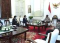 Presiden Joko Widodo menerima kunjungan kehormatan Menteri Luar Negeri (Menlu) Vietnam, Bui Thanh Son, dan delegasi di Istana Merdeka, Jakarta