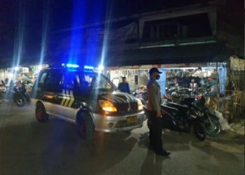 Personel Polsek Kuta Makmur melaksanakan patroli malam hari guna mencegah gangguan Kamtibmas, Rabu (20/7/2022) malam