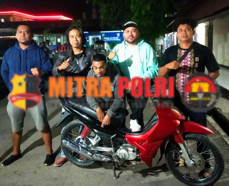 Unit Buru Sergap (Buser) Satuan Resersse Kriminal (Reskrim) dari Kepolisian Resor Belu berhasil membekuk terduga pelaku pencurian sepeda motor milik wartawati RRI Atambua