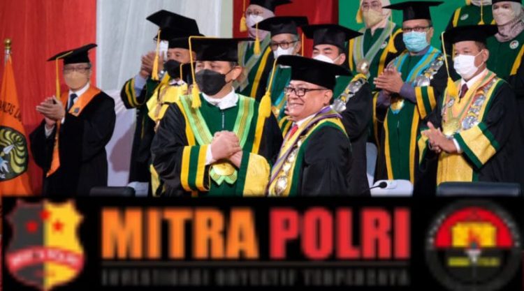 Wakil Kepala Kepolisian Republik Indonesia (Wakapolri), Komjen Pol. Dr. Drs. Gatot Eddy Pramono Msi, akhirnya resmi menyandang gelar sebagai Profesor atau Guru Besar Kehormatan Bidang Ilmu Hukum dari Universitas Riau
