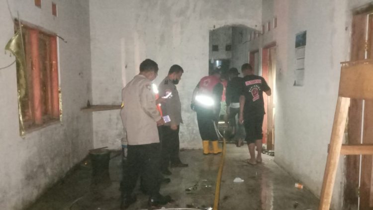 Kebakaran menimpa sebuah rumah warga di Desa Kembangan, Kecamatan Bukateja, Kabupaten PurbaIingga