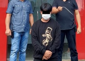 Unit Resmob Satreskrim Polres Tomohon mengamankan seorang pria pelaku penikaman yang terjadi disebuah kafe di Matani Satu
