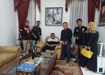Ketua Umum PPAM, Effendi Mulia beserta Sekjen Ira Arisandi, Dewan Pembina Ahmad Fauzi dan Nani Afril Lianti, SE serta Kabid Media Agus Hendra menghadap Gubernur