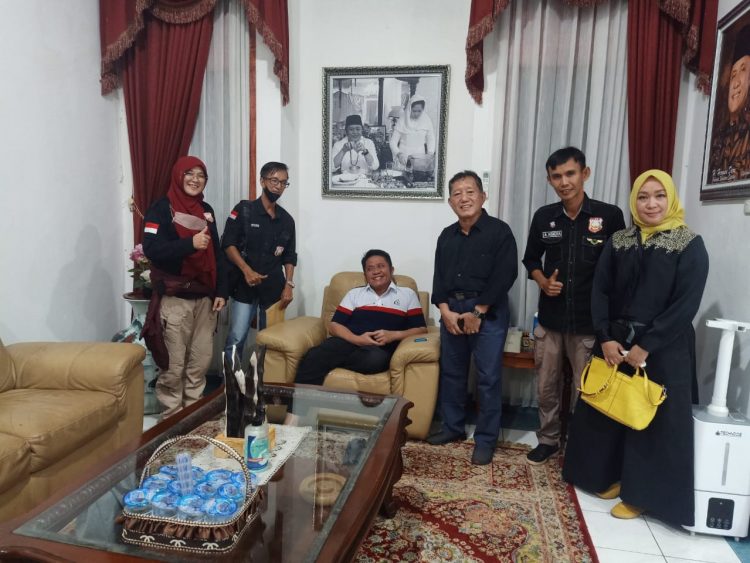Ketua Umum PPAM, Effendi Mulia beserta Sekjen Ira Arisandi, Dewan Pembina Ahmad Fauzi dan Nani Afril Lianti, SE serta Kabid Media Agus Hendra menghadap Gubernur