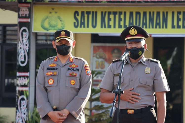Kapolres Dairi AKBP Wahyudi Rahman, SH, S.I.K, MM memimpin pelaksanaan apel pelepasan Personil Polres Dairi yang memasuki purna Bhakti Ipda Jonason