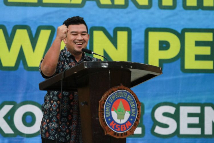Kepala Dinas Kebudayaan dan Pariwisata (Kadisbudpar) Aceh, Almuniza Kamal saat mewakili Pj Gubernur memberikan sambutan pada Pelantikan dan Pengukuhan DPW KSBN Aceh Periode 2022-2027