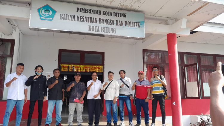 Dewan Pengurus Cabang Gabungan Wartawan Indonesia (DPC GWI) Bitung menyambangi Kantor Badan Kesatuan Bangsa dan Politik (Bakesbangpol) Kota Bitung