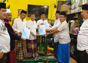 Kelompok Pengajian Masjid Alhik'mah Komplek Palm Agung (Rumah Cetak) Kelurahan Kutaraya kecamatan Kayuagung Kabupaten Ogan Komering Ilir Gelar Khatam Al-Quran