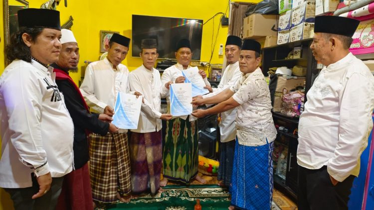 Kelompok Pengajian Masjid Alhik'mah Komplek Palm Agung (Rumah Cetak) Kelurahan Kutaraya kecamatan Kayuagung Kabupaten Ogan Komering Ilir Gelar Khatam Al-Quran