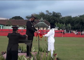 Upacara penurununan Bendera dalam Rangka HUT Kemerdekaan RI ke 77 tingkat kecamatan Kutasari yang dilaksanakan pada Tanggal 17 Agustus 2022