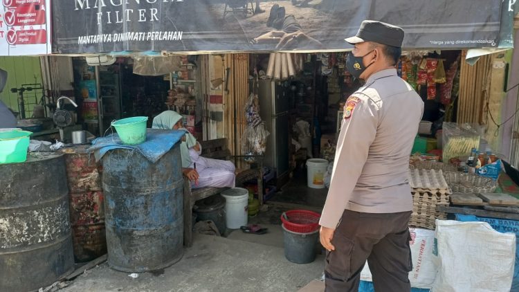Personel Polsek Sawang melaksanakan patroli dialogis di seputaran Kecamatan Sawang, Aceh Utara