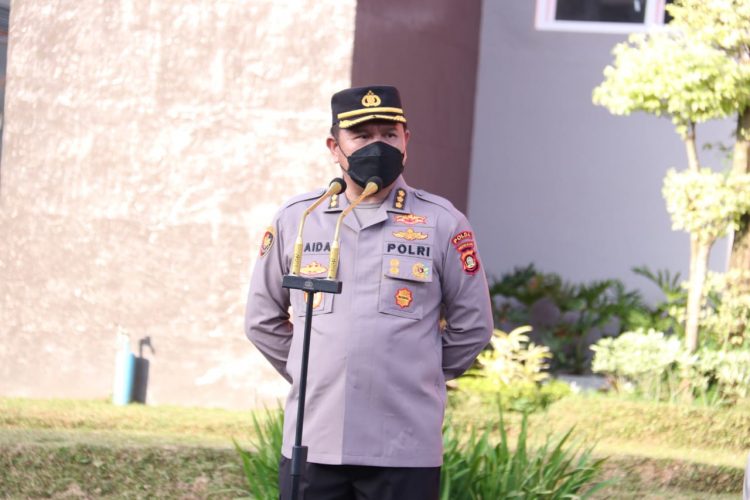 Karolog Polda Sumsel Kombes Pol Saidal Mursalin saat memimpin Apel sekaligus pamitan karena memasuki purna bakti