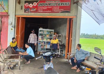 Patroli dialogis dan humanis dalam rangka mencegah gangguan Kamtibmas, personel Polsek Nisam