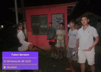 Personel Polsek Bunaken Polresta Manado melaksanakan kegiatan patroli sibulan dan melakukan pembinaan kepada sejumlah anak-anak muda yang ditemukan mengkonsumsi minuman keras