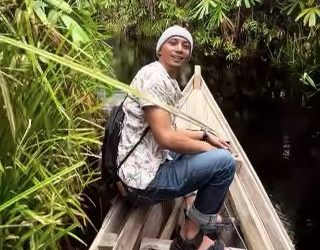 Aktor dan model Tanah Air, Fauzi Baadilla saat berkunjung ke lokasi Rawa Singkil dan Pulau Banyak