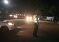 Personil Satlantas Polres Bangka Barat melaksanakan patroli pada malam hari