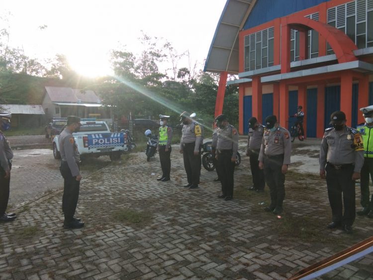 Sat Lantas Polres Kuansing Back Up Polsek Kuantan Mudik Lakukan Pengamanan Acara Gowes Lubuk Jambi Adventure Tahun 2022