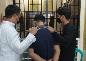 Tim Khusus Anti Bandit (Tekab) 308 Polres Tanggamus mengamankan FB (29), seorang tersangka pencurian dengan pemberatan (Curat)