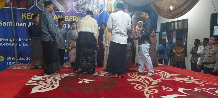 Panitia Mesjid Jamik Baiturrahim Gampong Murong Kemukiman Langgahan Kecamatan Samudera Aceh Utara menyantuni ratusan anak yatim piatu