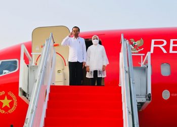 Presiden Joko Widodo dan Ibu Iriana Joko Widodo bertolak menuju Provinsi Kalimantan Barat