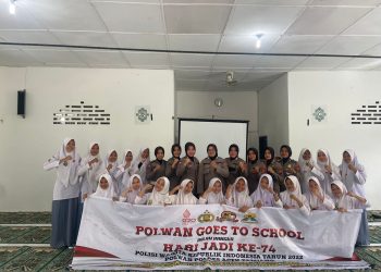 Polwan Polres ACEH Tamiang menggelar kegiatan " Polwan Goes To School" bertempat di SMA Negeri 1 Karang Baru