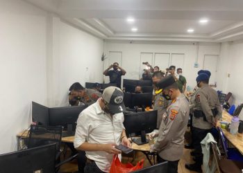 Polda Sumut dan Polrestabes Medan Grebek Judi Online yang beromzet Ratusan Juta di Komplek perumahan Elit Cemara Asri