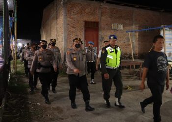 Dairi, Polres Dairi bekerjasama dengan Subdenpom Sidikalang serta kompi B/C 125 Simbisa menggelar razia Pekat