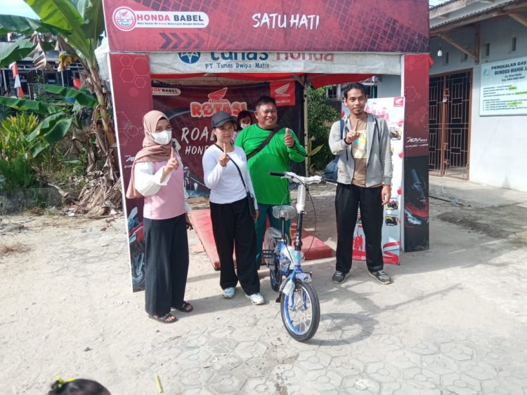 Pemdes Sinarmanik mengadakan kegiatan jalan santay yang di ikuti ibu ibu anak anak